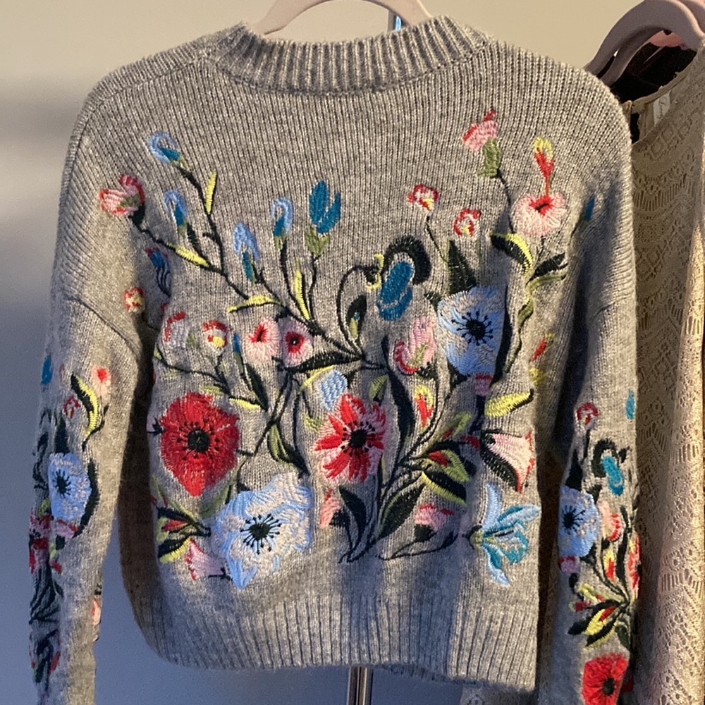 Boutique Floral Embroidered Sweater